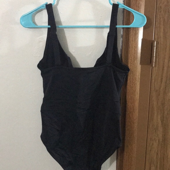 ASOS | One Piece Built in Bra Swimsuit - Picture 3 of 4